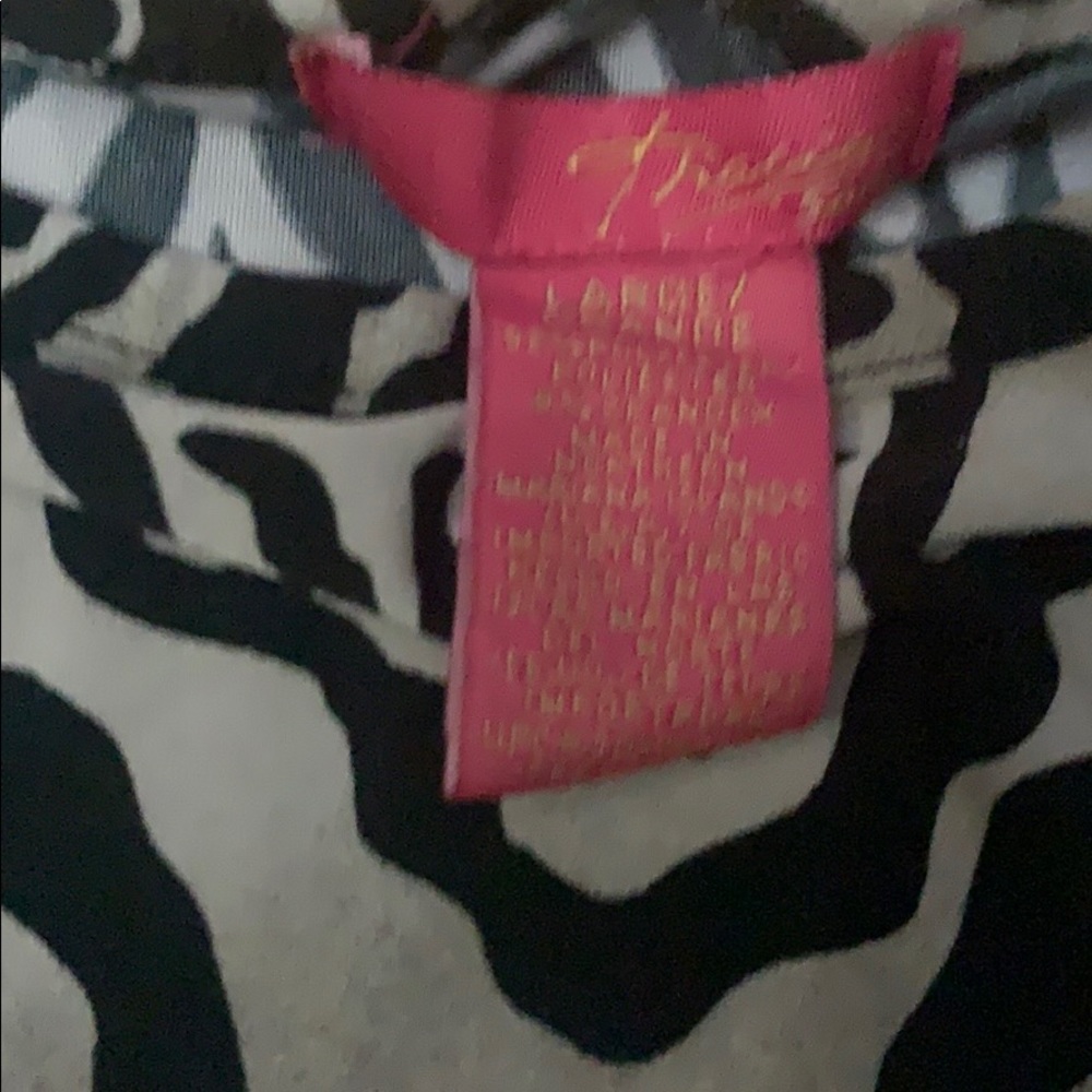 Animal Print Top - Picture 2 of 4